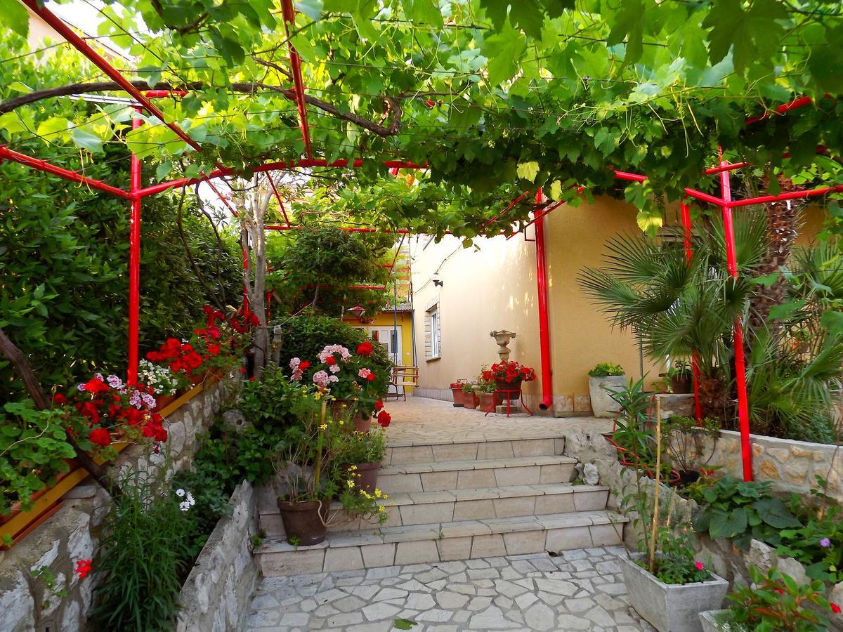 Apartments Maricic 200 Meters From The Beach Novi Vinodolski Kültér fotó