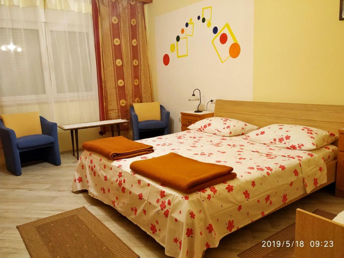 Apartments Maricic 200 Meters From The Beach Novi Vinodolski Kültér fotó