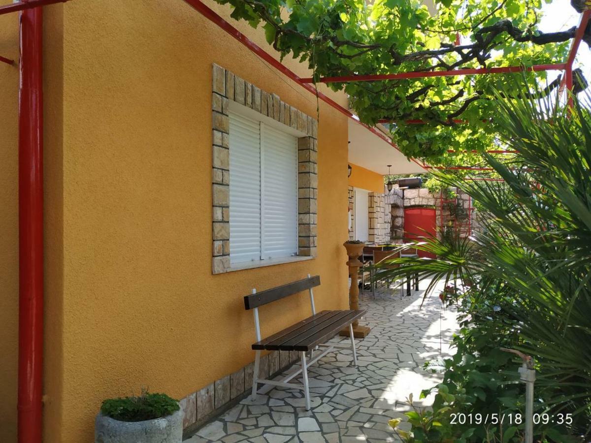 Apartments Maricic 200 Meters From The Beach Novi Vinodolski Kültér fotó