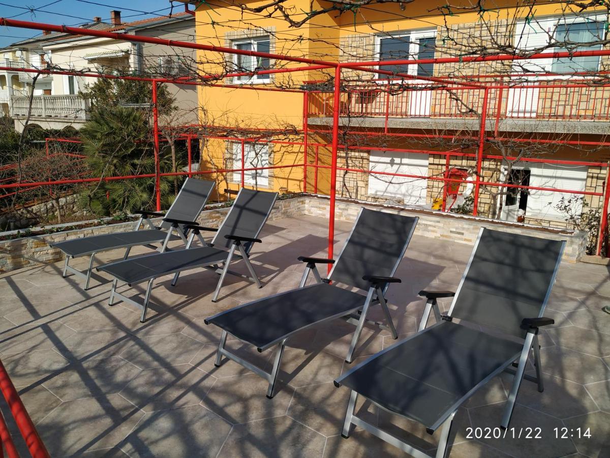 Apartments Maricic 200 Meters From The Beach Novi Vinodolski Kültér fotó