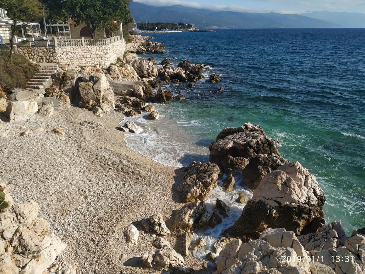 Apartments Maricic 200 Meters From The Beach Novi Vinodolski Kültér fotó
