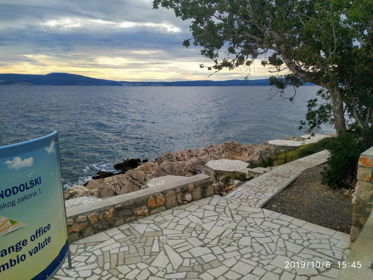 Apartments Maricic 200 Meters From The Beach Novi Vinodolski Kültér fotó